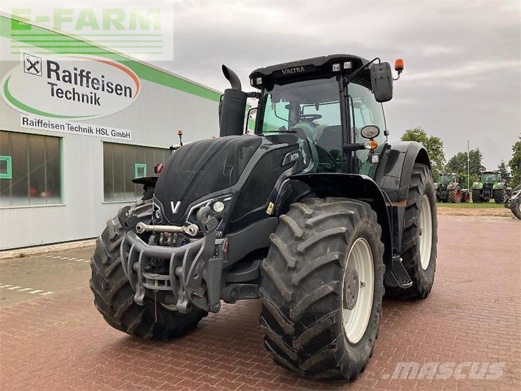 Valtra s 394 Traktorji