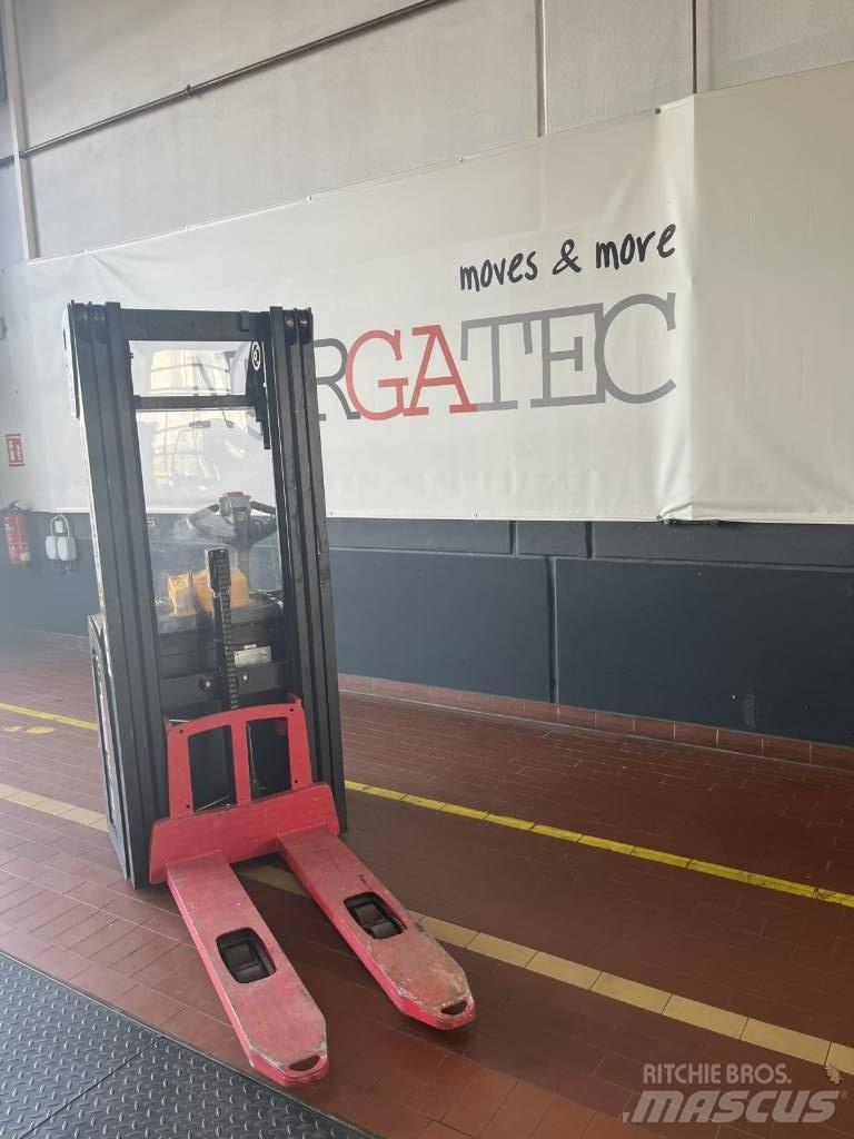 Hyster S1.4 Ročni električni viličar