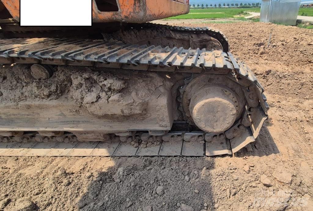 Doosan DX 300 LCA Bagri goseničarji