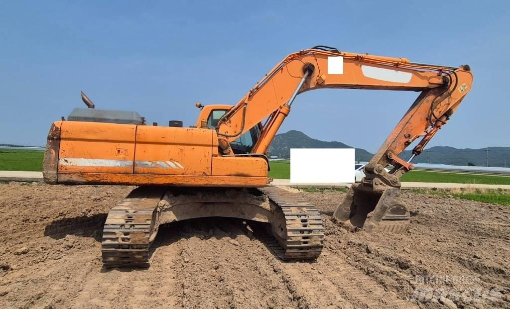 Doosan DX 300 LCA Bagri goseničarji