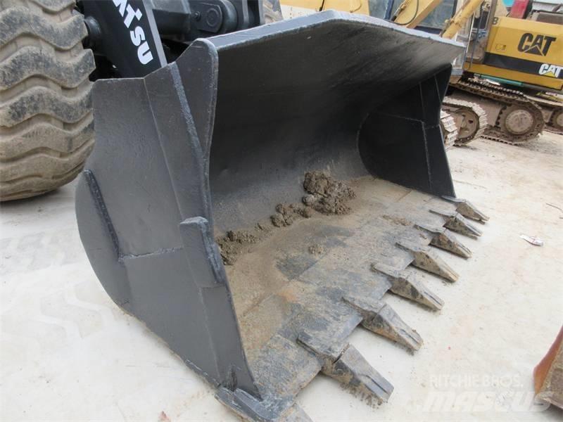 Komatsu WA 380-3 Kolesni nakladalci