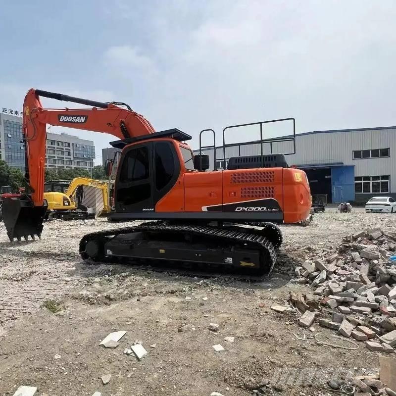 Doosan DX300 Bagri goseničarji