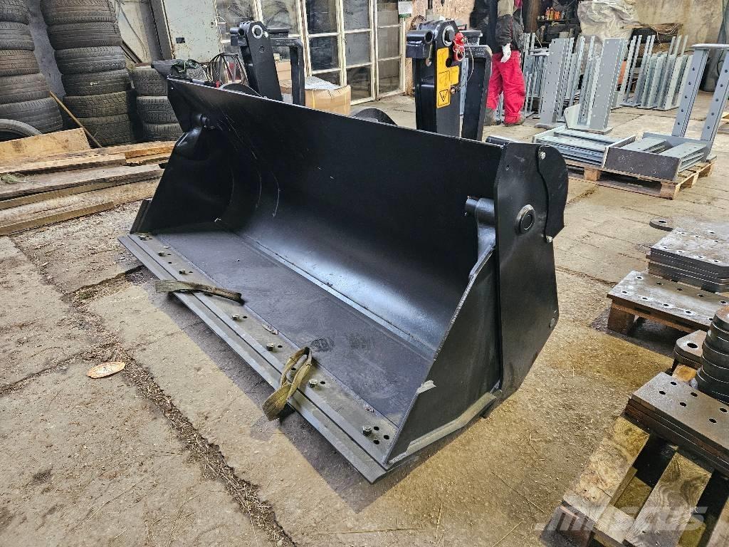 JCB 4 CX Žlice