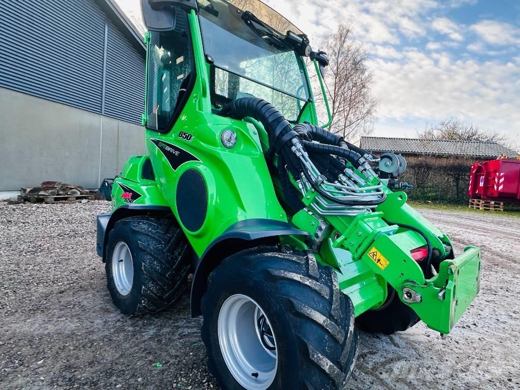 Avant 650 i Večnamenski nakladalci