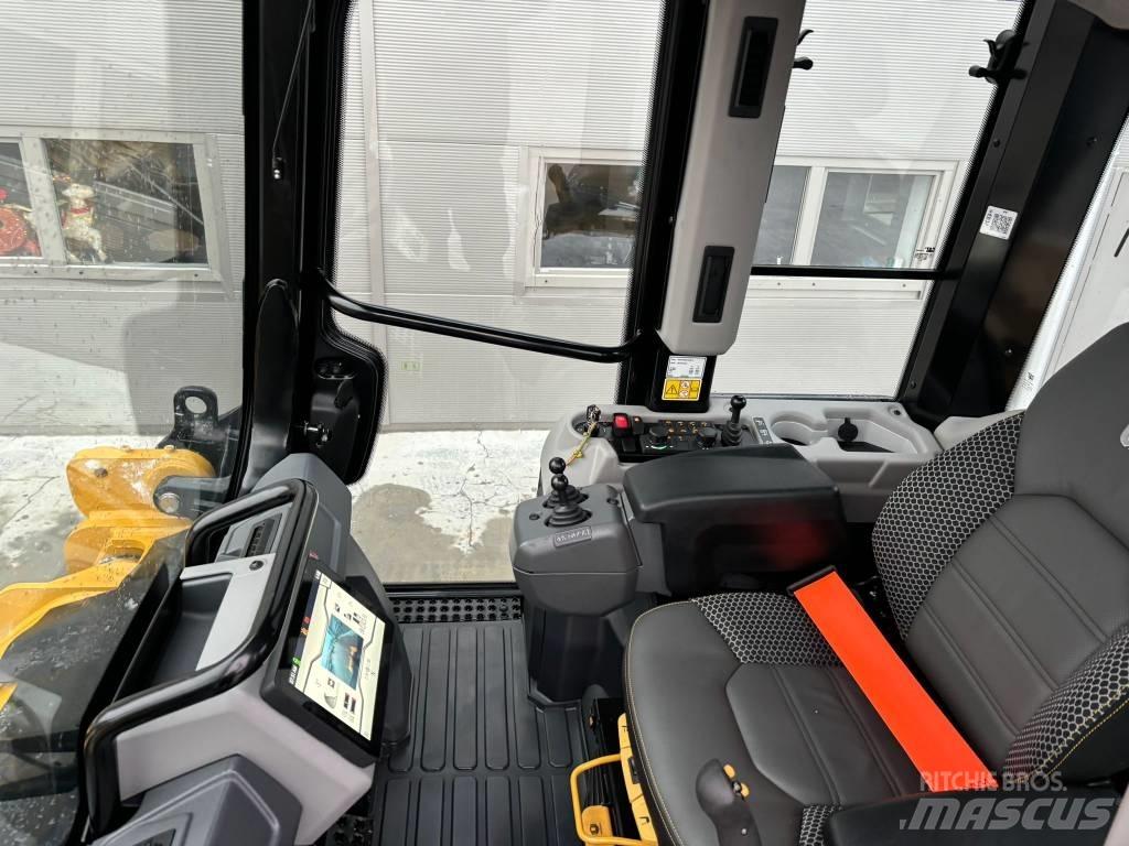CAT 963 *MIETE/RENTAL Nakladalci goseničarji