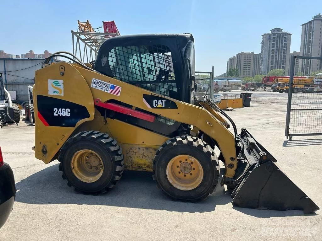 CAT 246 C Skid steer mini nakladalci