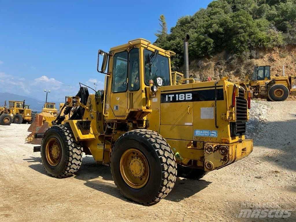 CAT IT 18 B Kolesni nakladalci