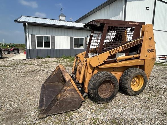 CASE 1840 Skid steer mini nakladalci