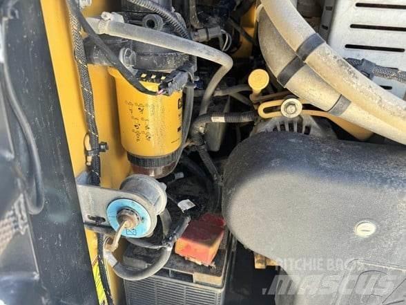 CAT 279D3 Skid steer mini nakladalci