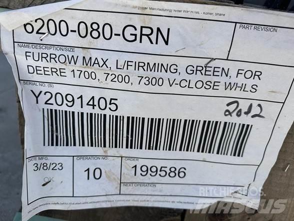 John Deere  Drugo