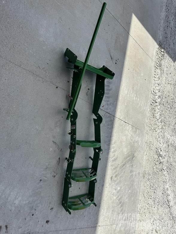 John Deere  Drugo