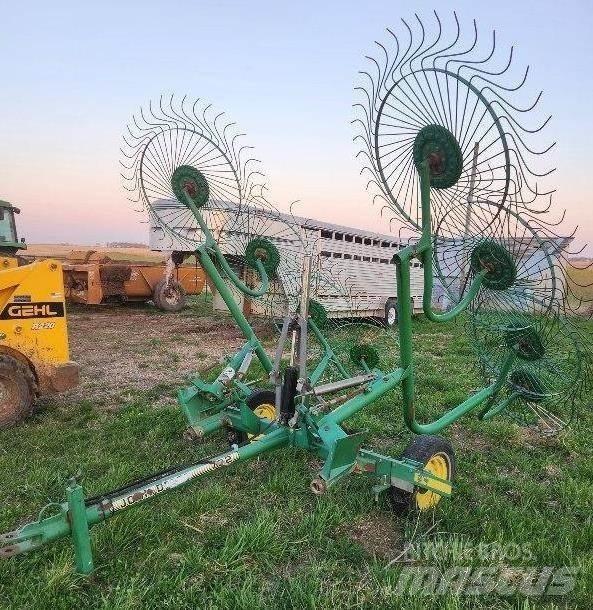 John Deere 702 Obračalniki in zgrabljalniki