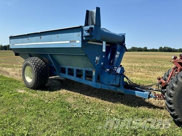 Kinze 840 Prikolice za žito