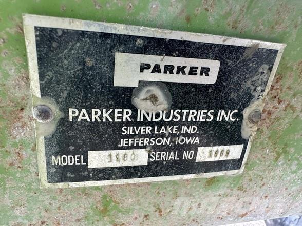 Parker 1180 Prikolice za žito
