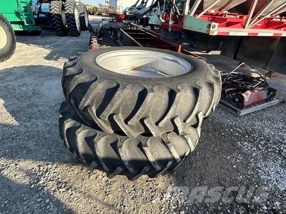 White 2-135 Traktorji