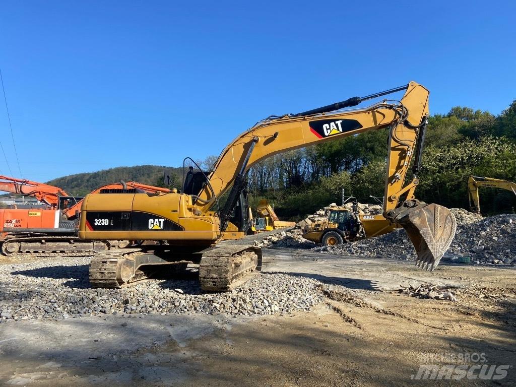 CAT 323 D Bagri goseničarji