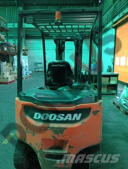 Doosan B 30 X-7 Električni viličarji