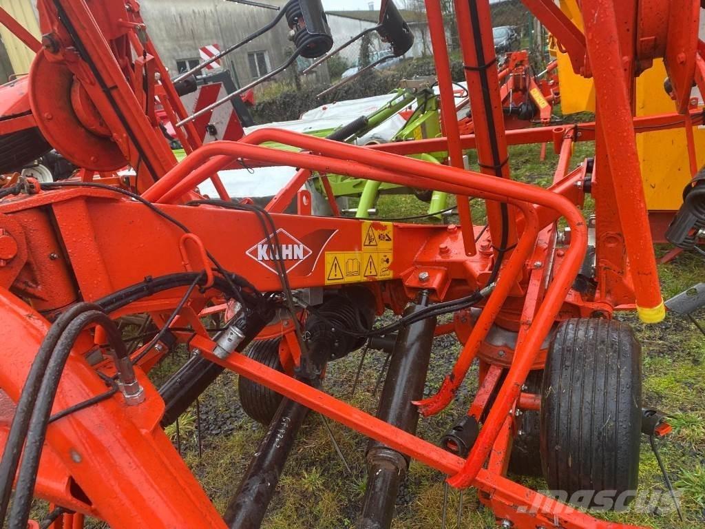 Kuhn GF8702 Obračalniki in zgrabljalniki