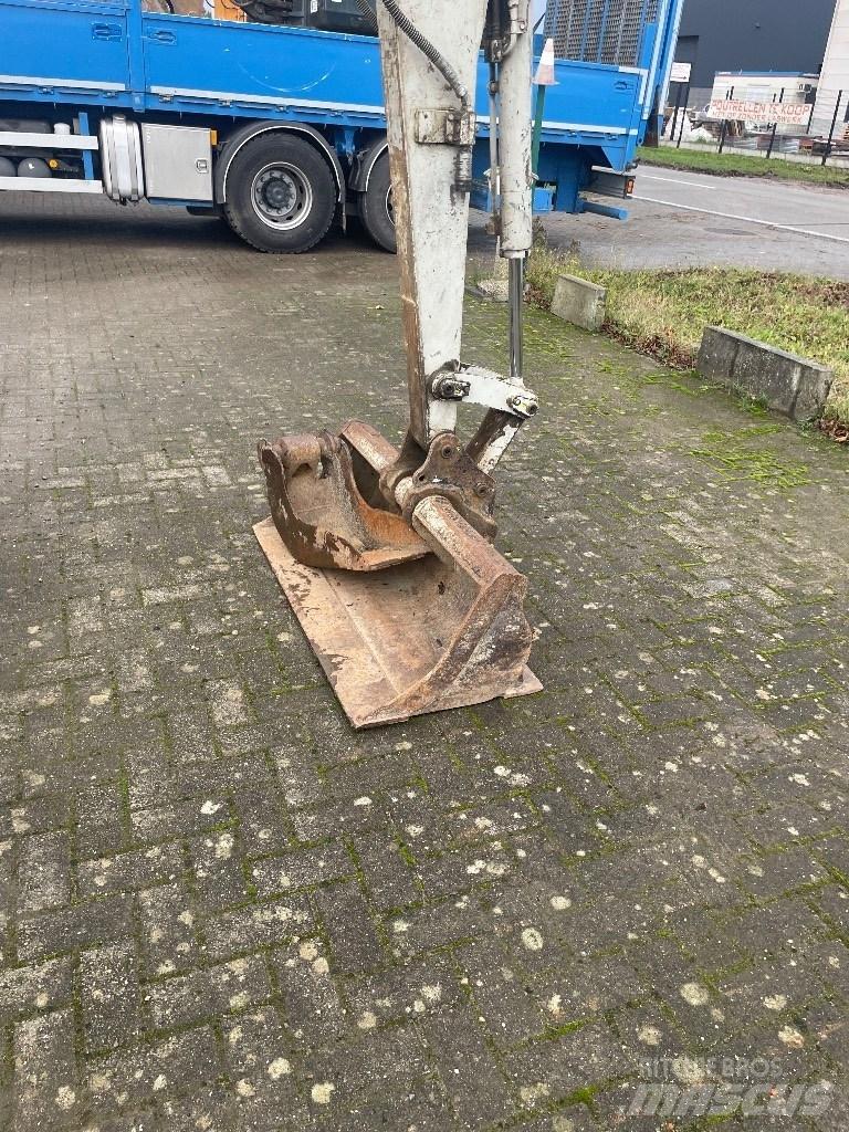 Takeuchi TB 235 Mini bagri <7t