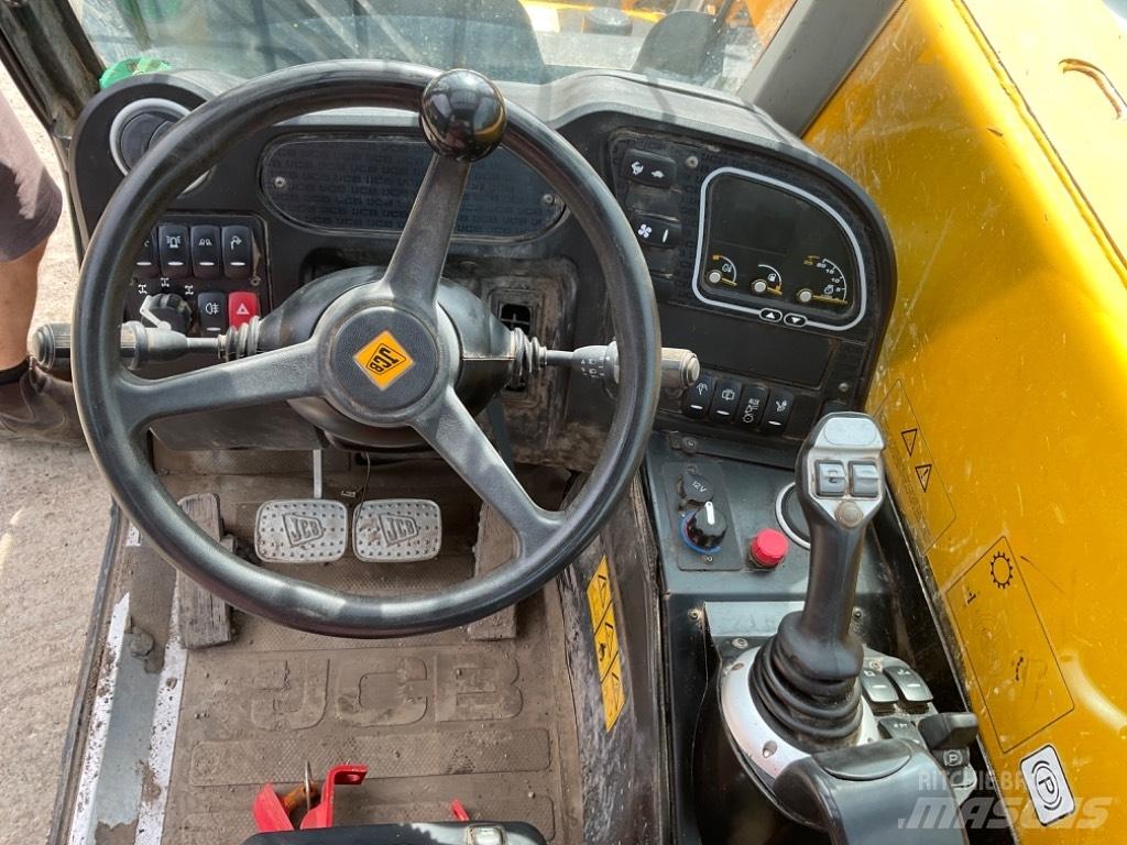 JCB 525-60 AGRI PLUS Kmetijski teleskopski nakladalci
