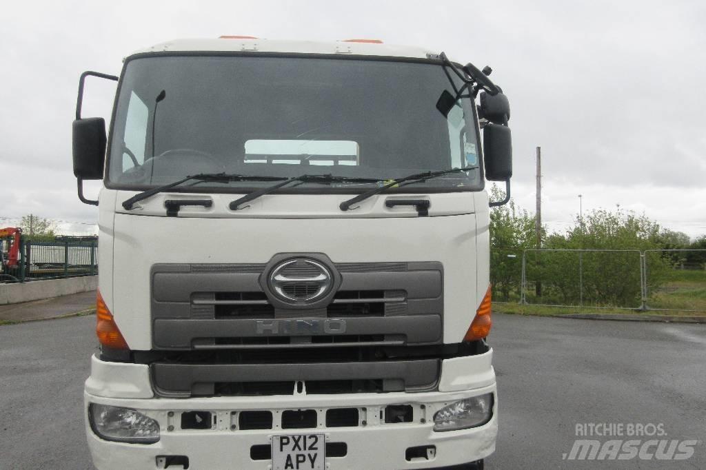 HINO 700 Komunalni tovornjaki
