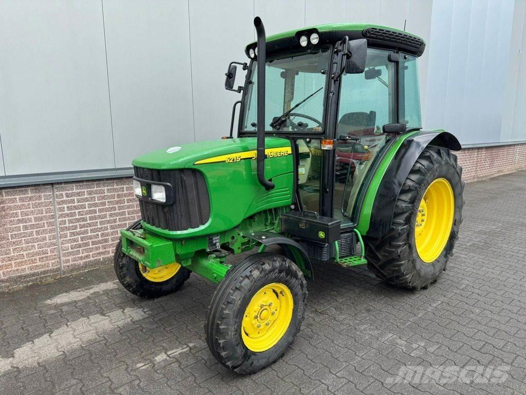 John Deere 5215 Avtomobili