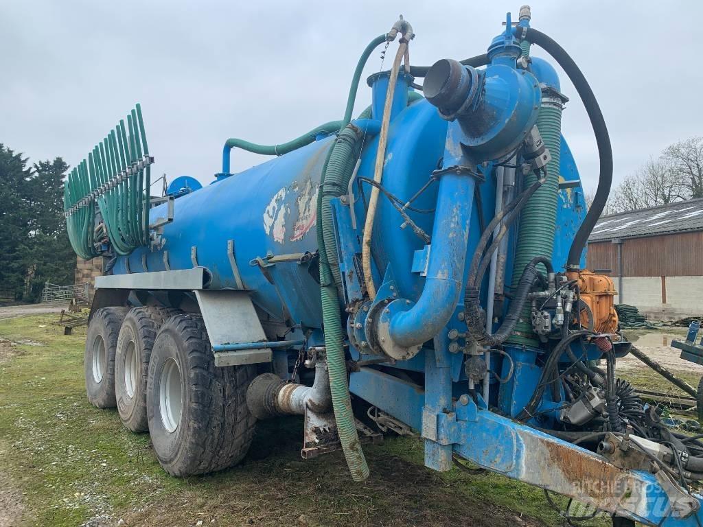 DOME OXY 22000 Cisterne za gnojnico