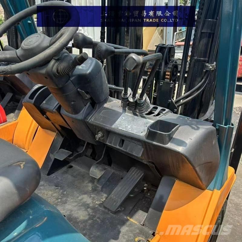 Toyota 7FGU25 Dizelski viličarji