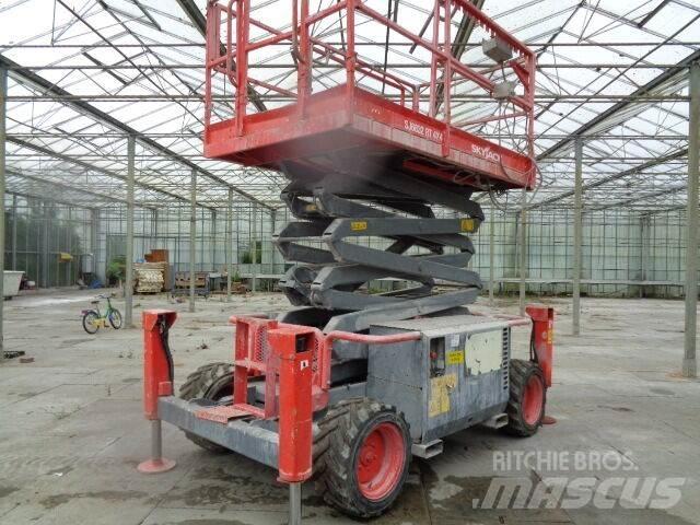 SkyJack SJ 6832 RT Škarjaste dvižne ploščadi