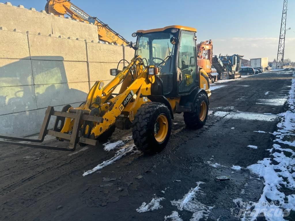 JCB 406 Kolesni nakladalci