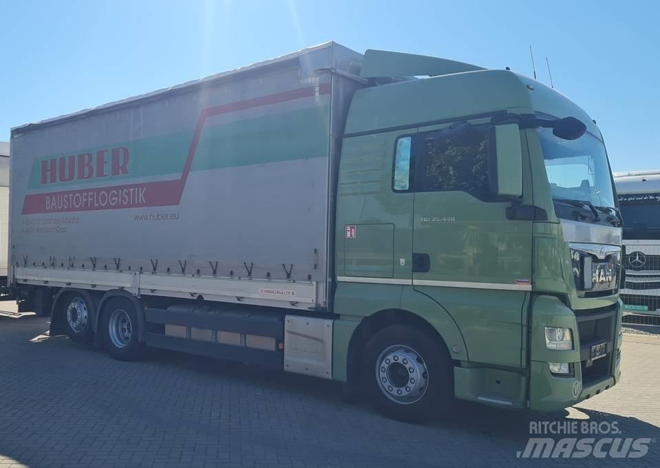 MAN 26.440 / 7.4m / LIFT Tovornjaki s ponjavo