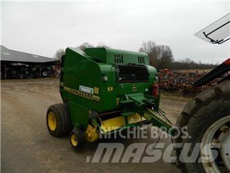 John Deere 575 Balirke (okrogle bale)
