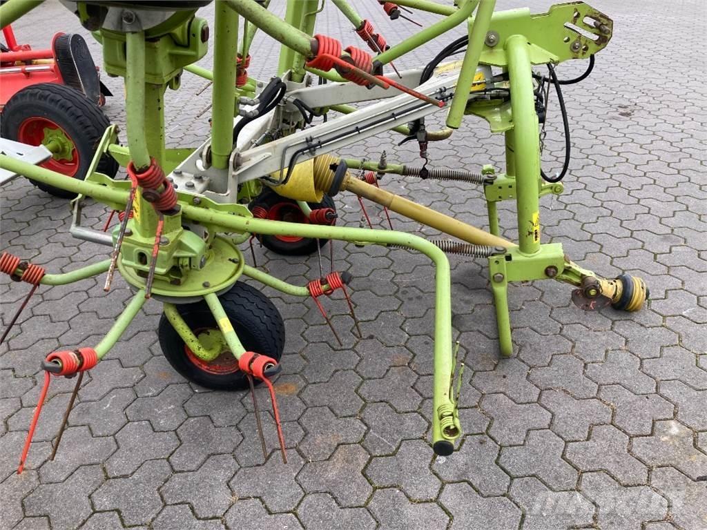 CLAAS Volto 870 Obračalniki in zgrabljalniki