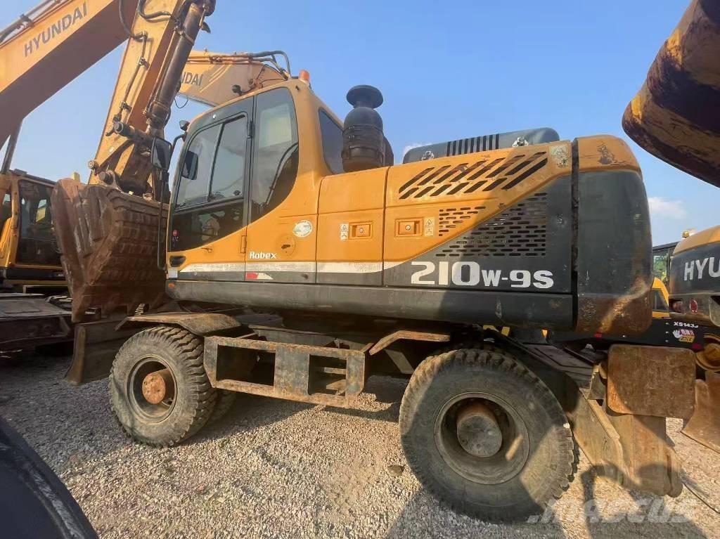 Hyundai 210W-9 Bagri na kolesih