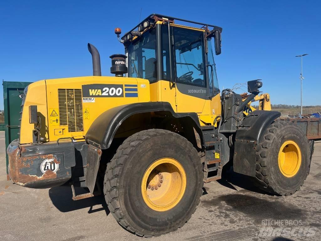 Komatsu WA 200-7 Bagri goseničarji