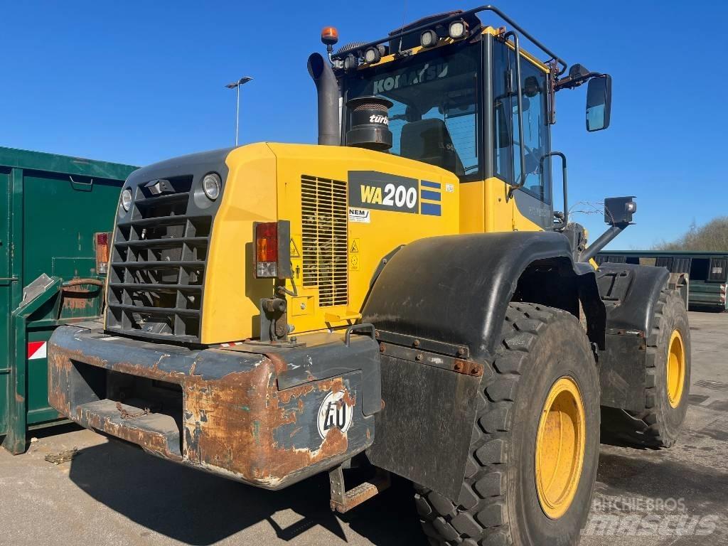Komatsu WA 200-7 Bagri goseničarji