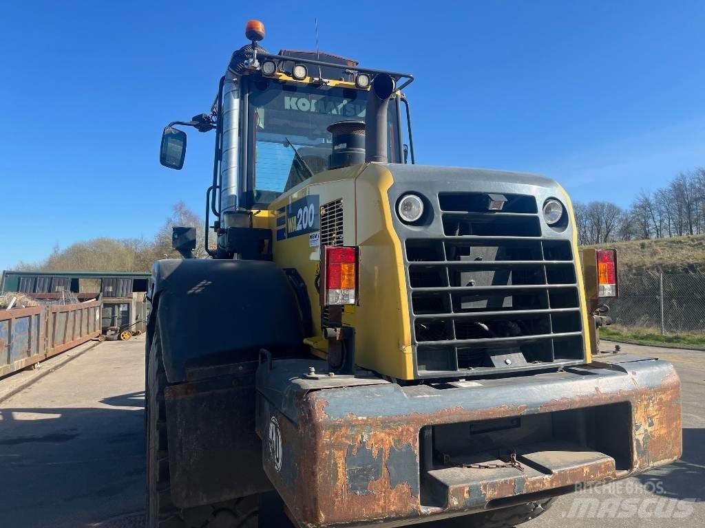 Komatsu WA 200-7 Bagri goseničarji