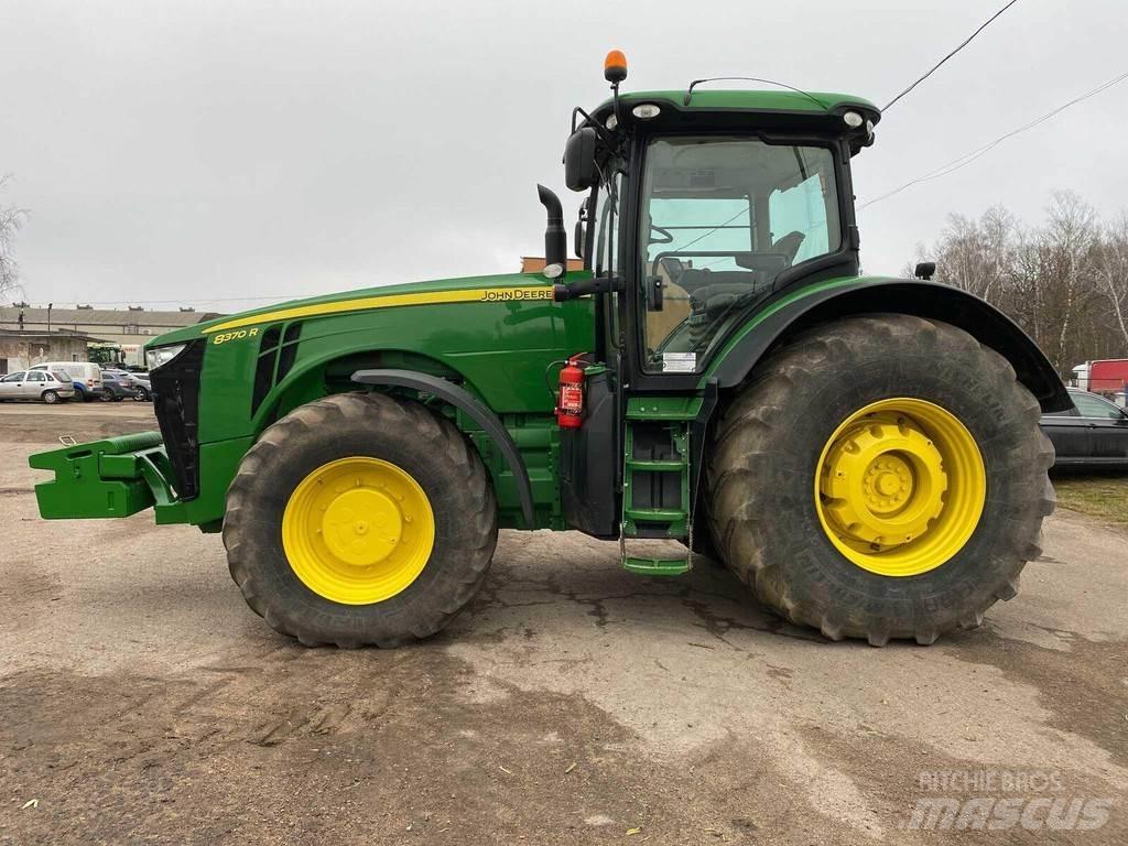 John Deere 8370R Traktorji