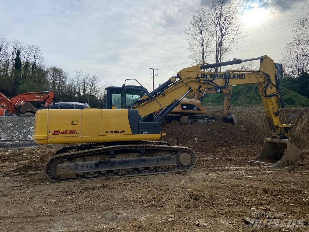 New Holland E245 Bagri goseničarji