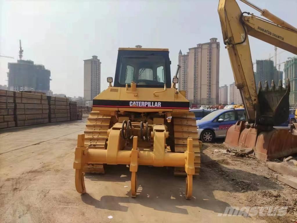 CAT D 6 M Buldožerji goseničarji