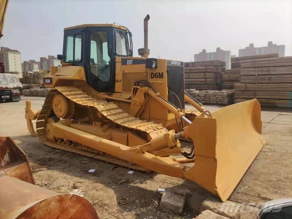 CAT D 6 M Buldožerji goseničarji