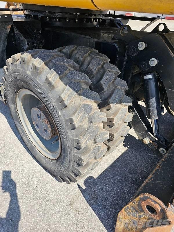 CAT M 318 F Bagri na kolesih