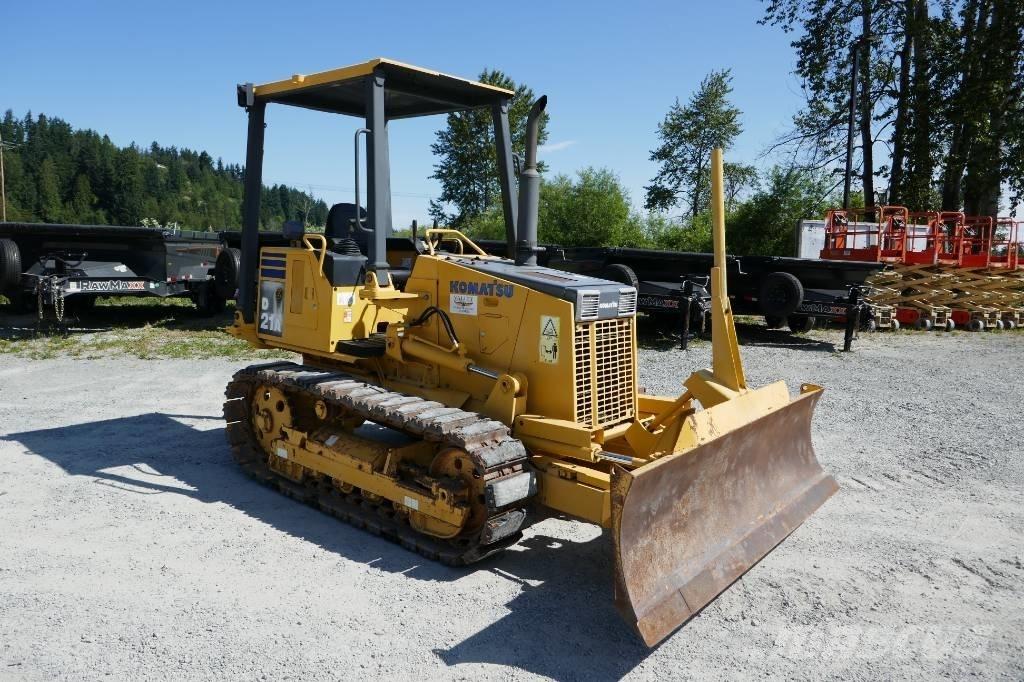 Komatsu D21A-8 Buldožerji goseničarji