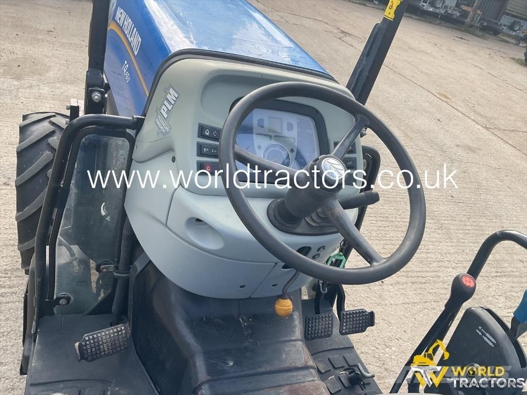 New Holland T 4.65 V Traktorji