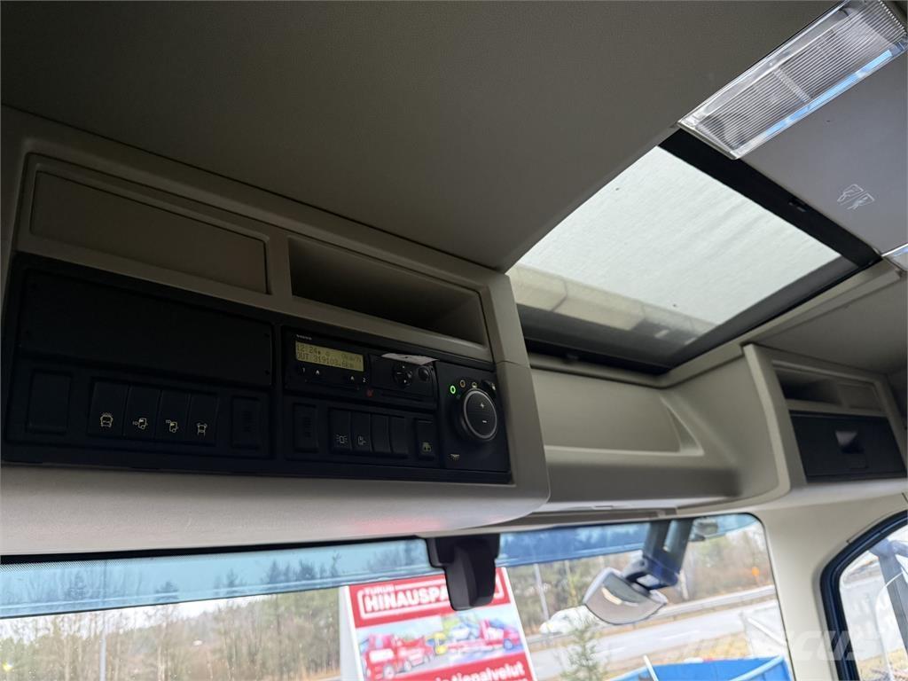 Volvo FH540 8X4 Tovornjaki z žerjavom