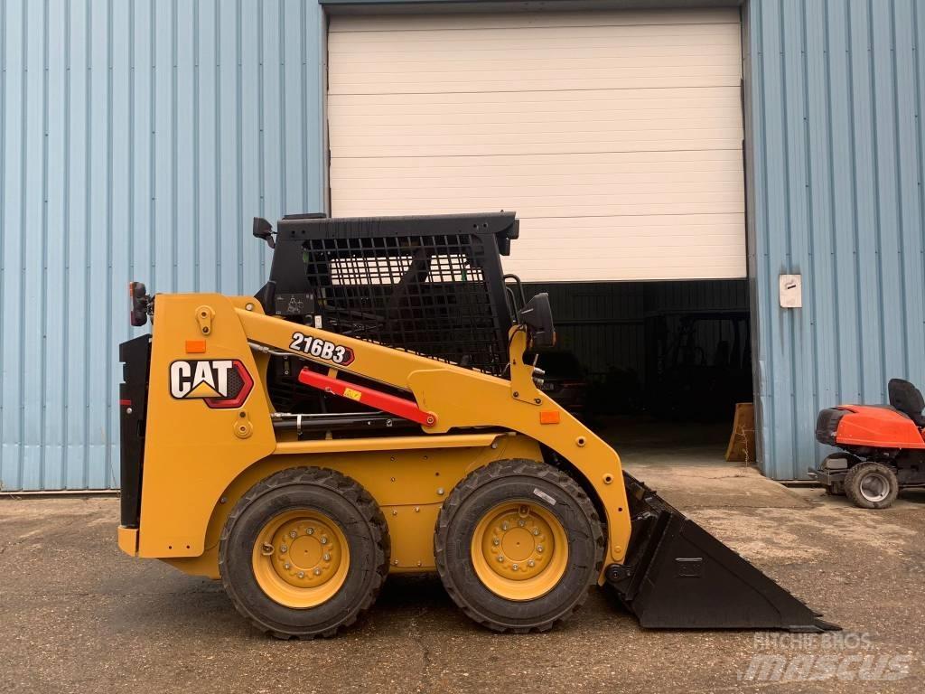 CAT 216 B 3 Mini nakladalci