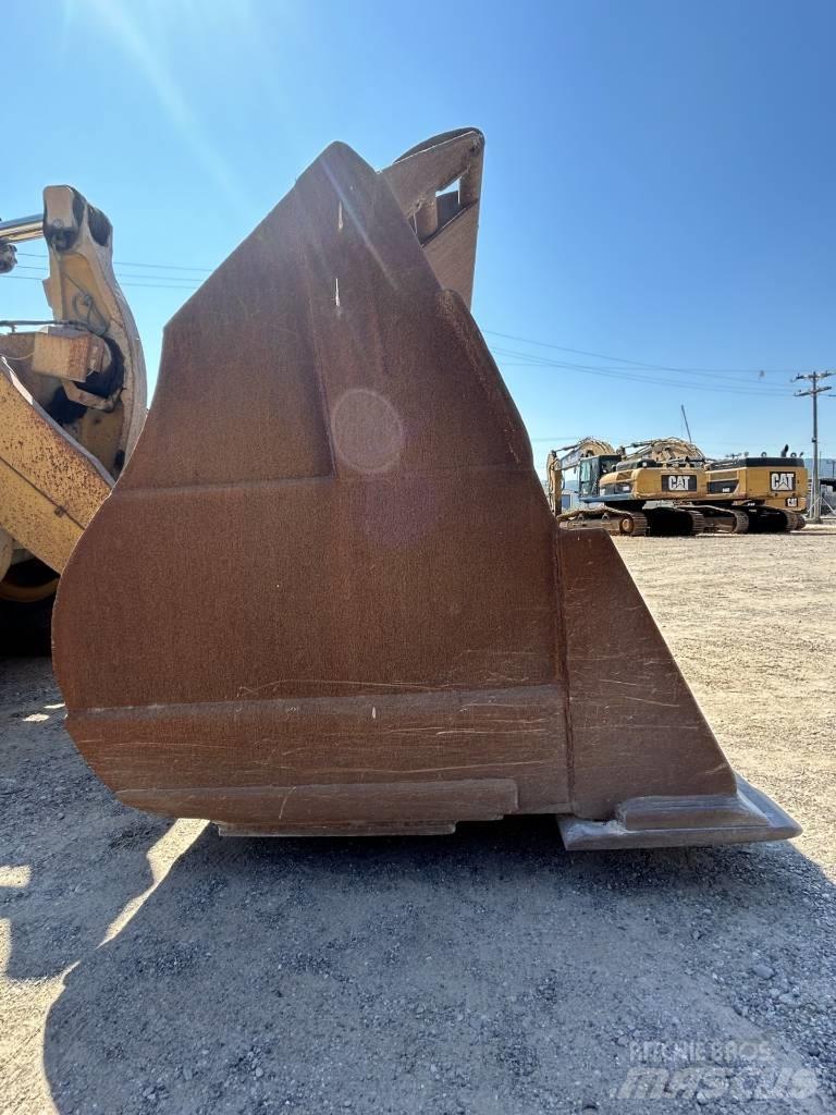 CAT 972 K Kolesni nakladalci