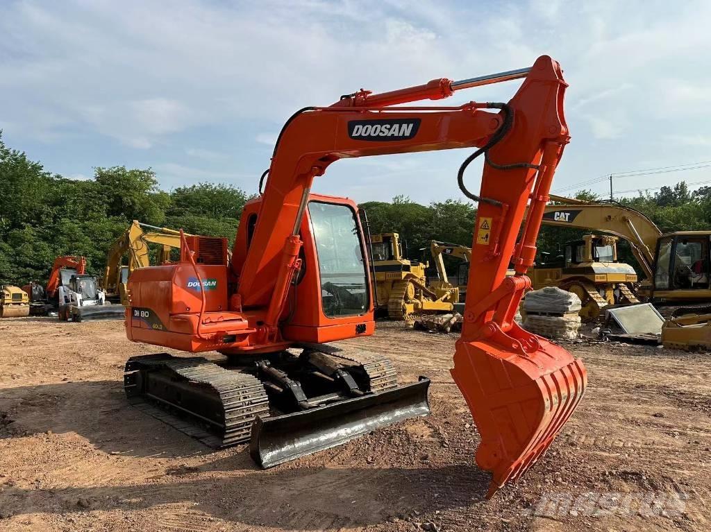 Doosan DH 80 Midi bagri 7t – 12t