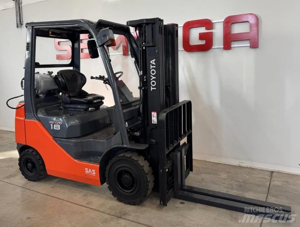 Toyota 10846 - 8FGF18 Plinski viličarji