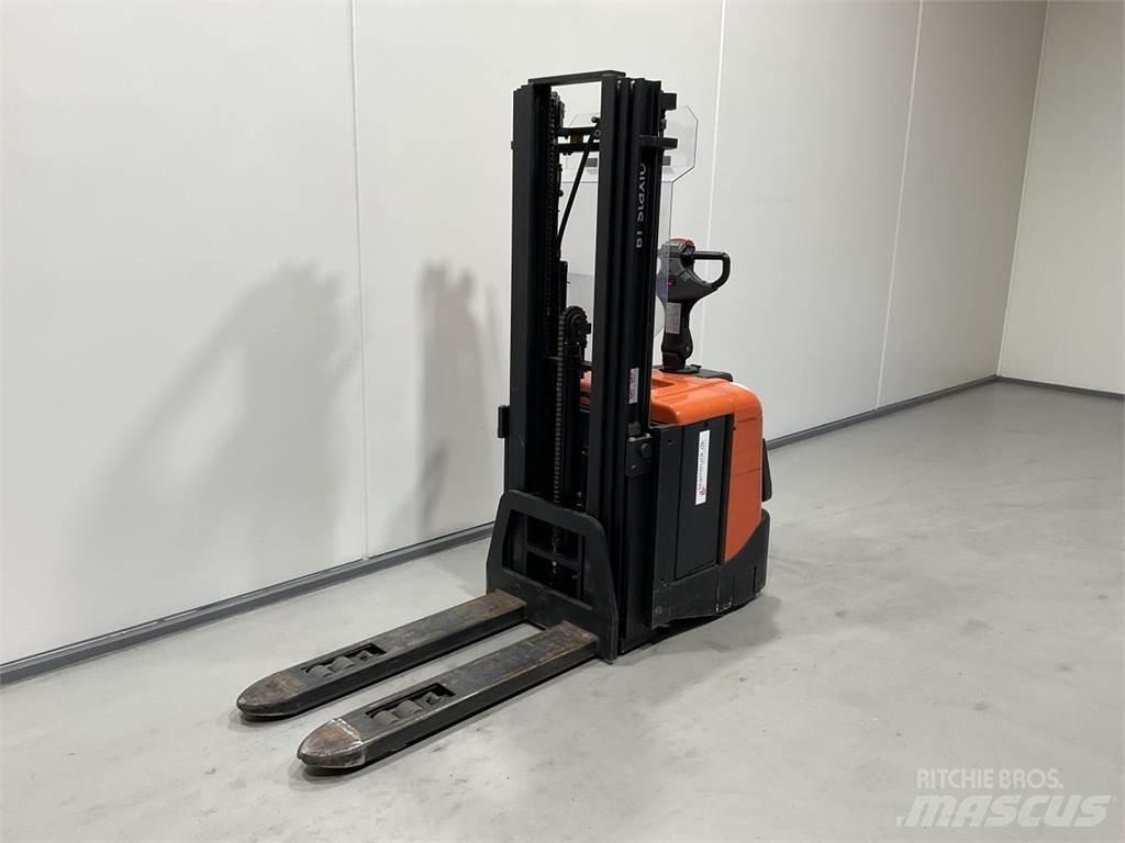 BT SPE125L Samopogonski ročni viličarji
